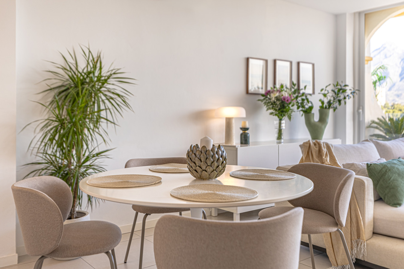 Living room dining area