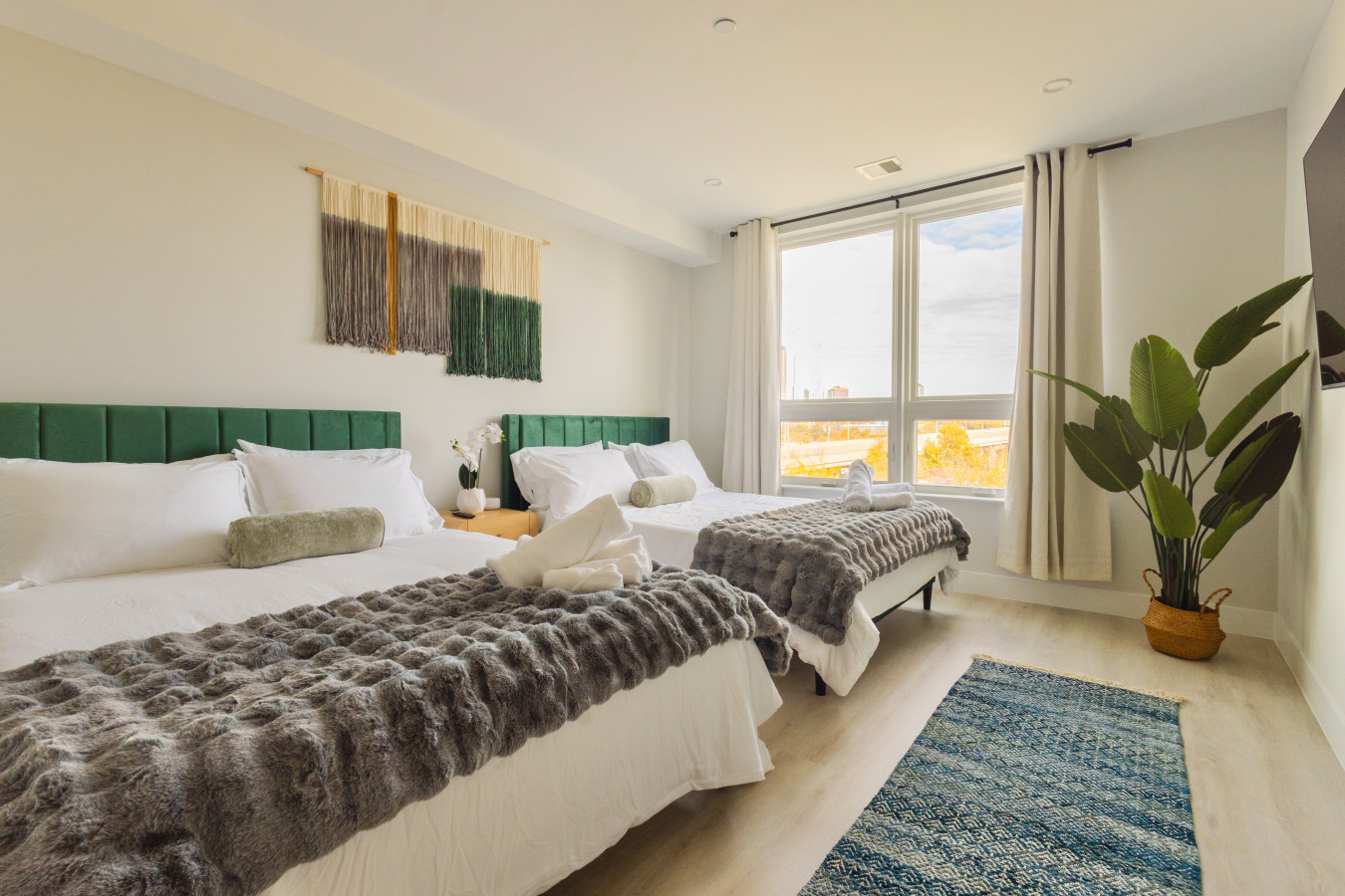 Spacious 3br Loft | Autumn Vibes | Great Value | Groups Welcome - Brooklyn, NY