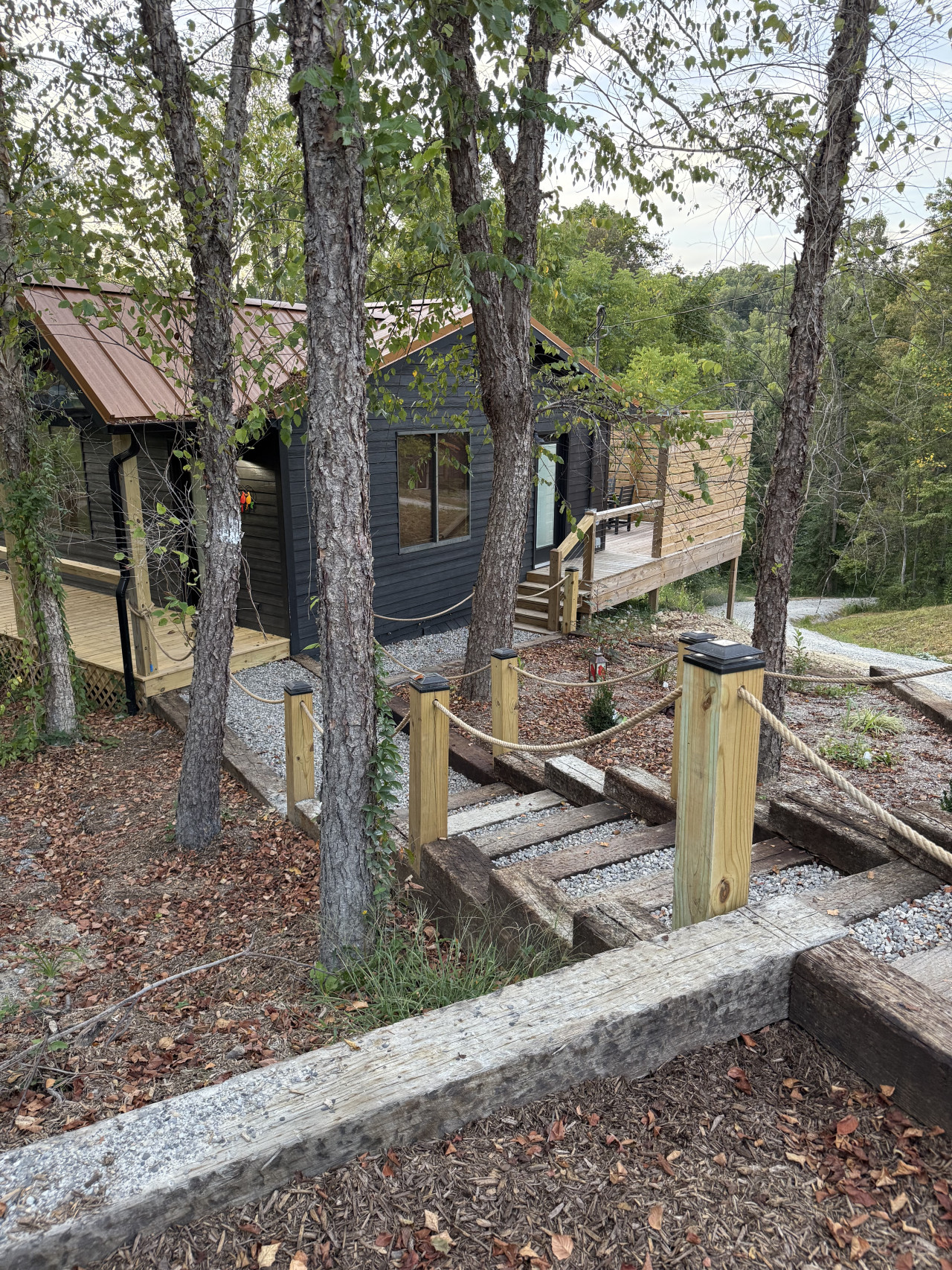 Cozy cottage in the heart of Hocking Hills|The Brady Retreat|Hot tub|Pool