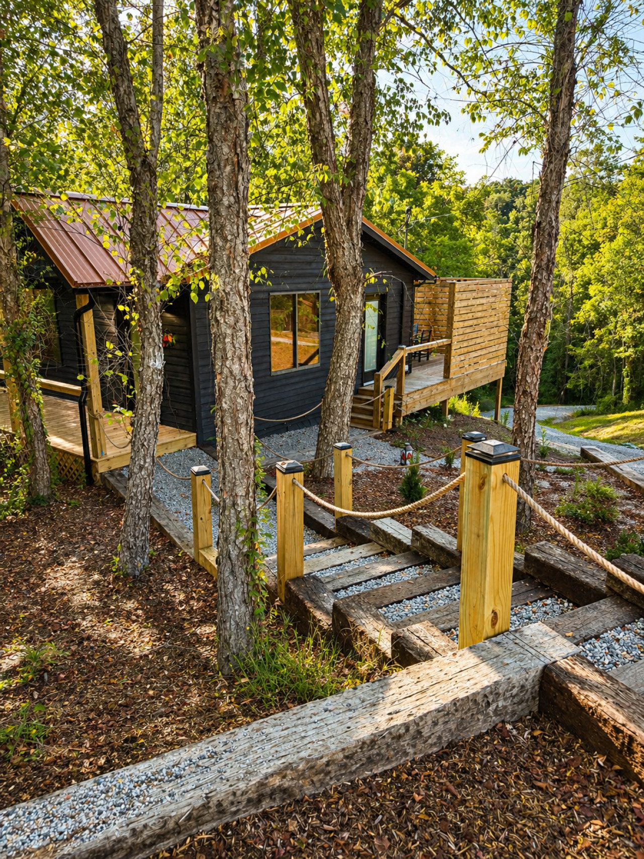 Cozy cottage in the heart of Hocking Hills|The Brady Retreat|Hot tub|Pool