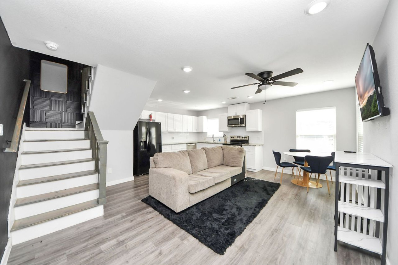 Elegant East Houston Getaway - Houston, TX