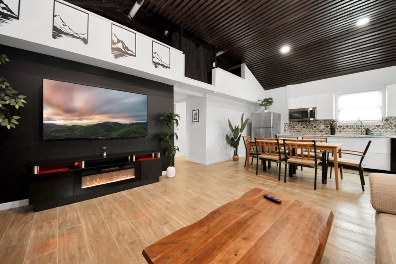 F4 Cosytastic 2 Bedroom vibe den 3