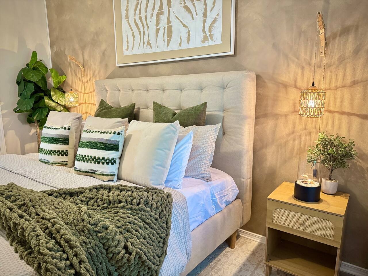 Courtyard Oasis And Relaxation Area - Stylish Retreat - Plano, TX