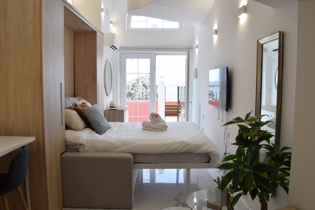 Beachfront retreat Gibraltar photo 8
