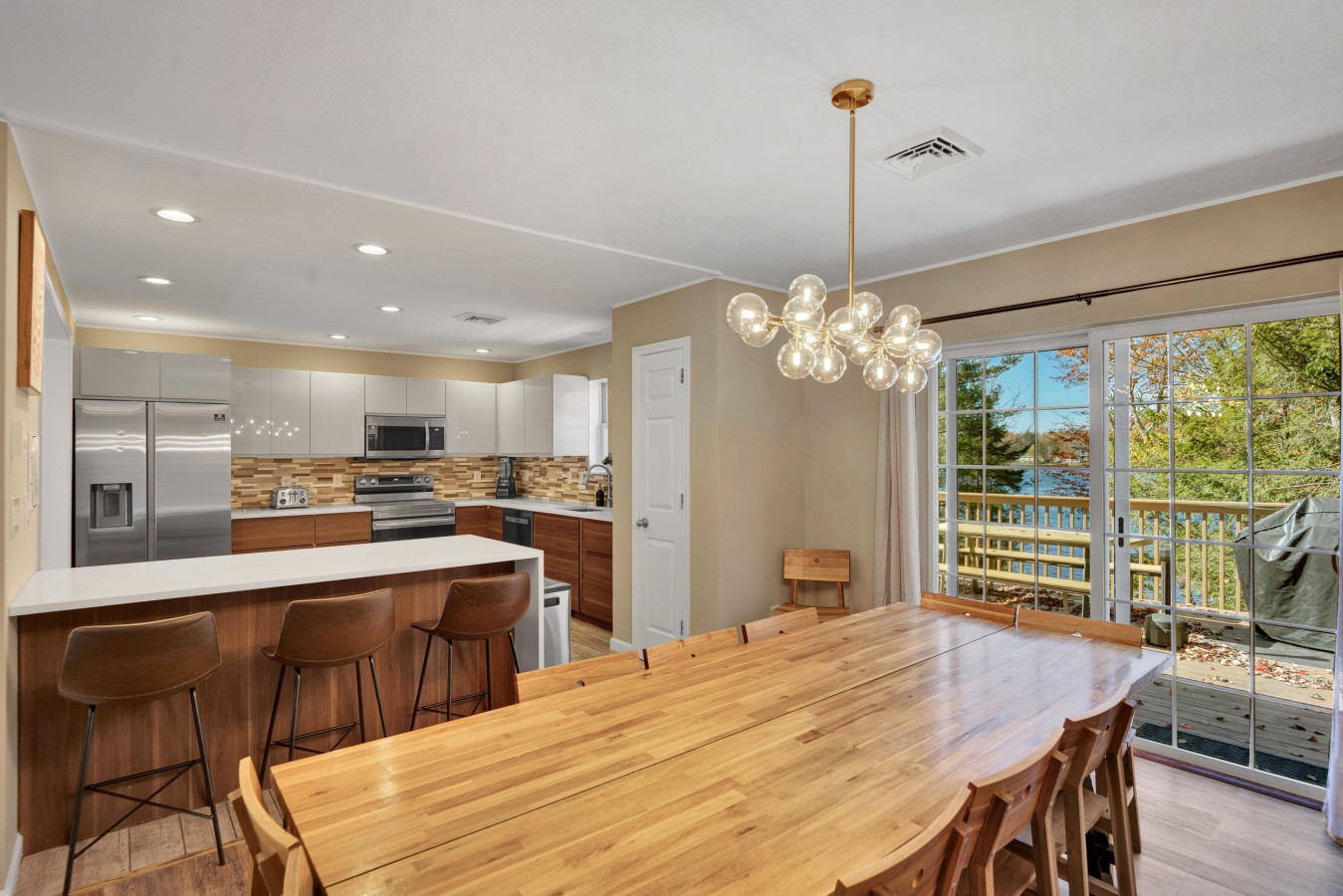 Lakefront House by Kalahari, Casino & Camelback.