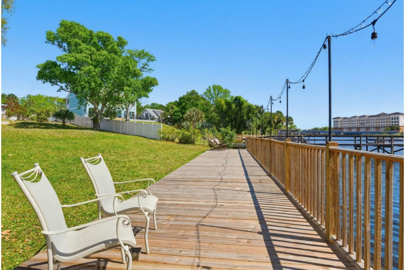 Riverfront Home With Guest House, Deck And Yard - Melbourne, FL