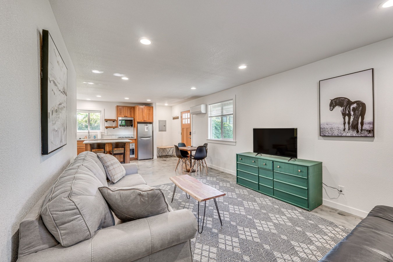Grants Pass Retreat Across From Riverside Park! - Grants Pass, OR