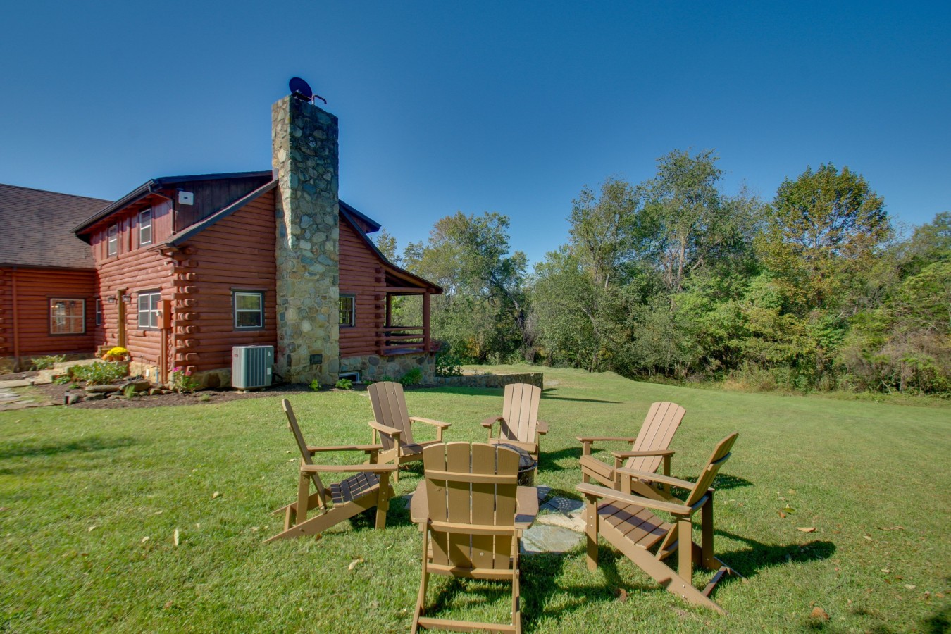 Rustic Log Cabin On 3 Acres W Fire Pit - Virginia