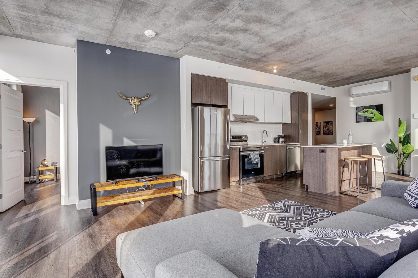 Serviced 2 Bedroom Apartment in Saint Laurent | Monarc Building