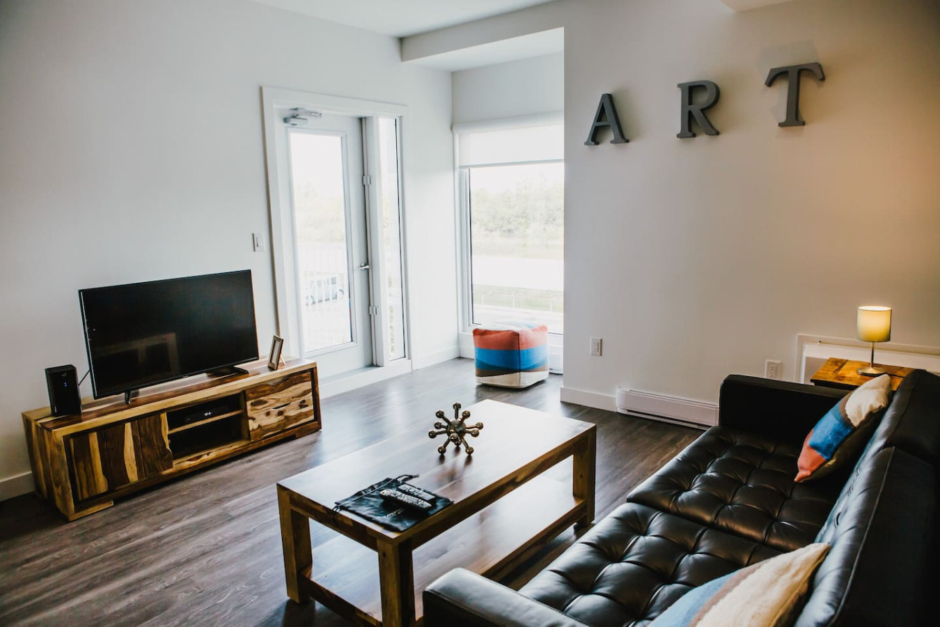 The Spot – Fully Furnished 2 Bedrooms Apartment in Winnipeg