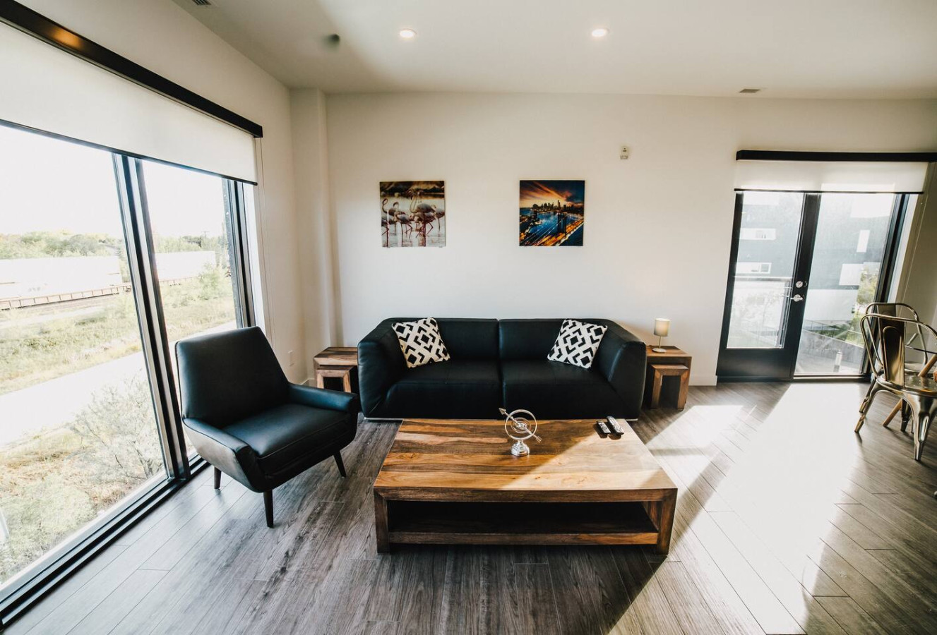 Corporate Stays | LXTX 2 Bedrooms