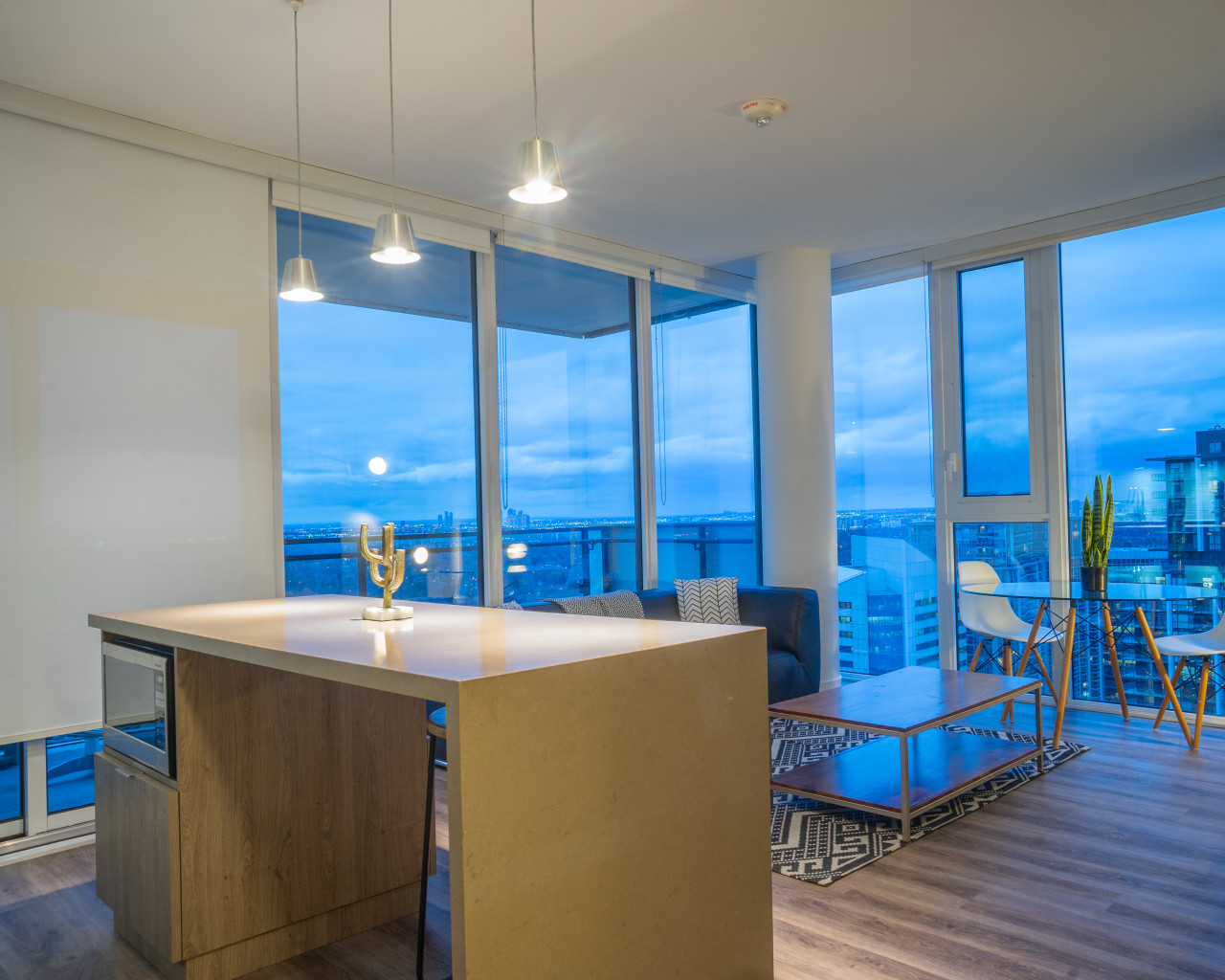 Furnished 2 Bedroom with 2 Bathrooms in North York | Pivot Building