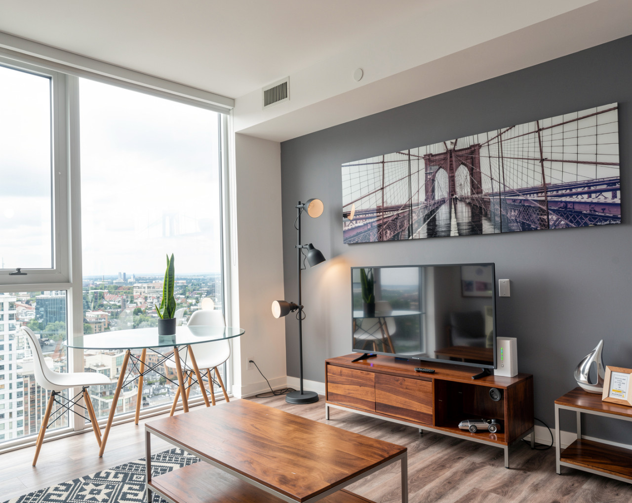 Furnished 2 Bedroom with 2 Bathrooms in North York | Pivot Building