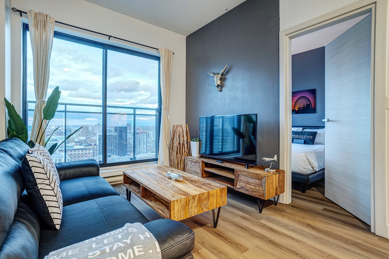 Executive 1 Bedroom Apartment in Montreal | Le Smith Building