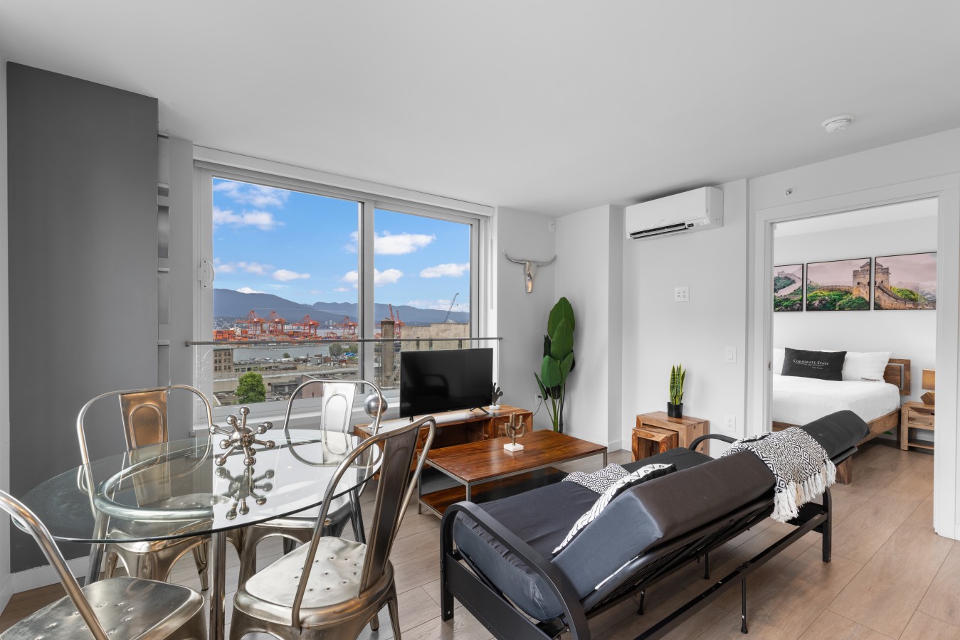 Business-Ready Serviced 2 BR Apartment in Vancouver