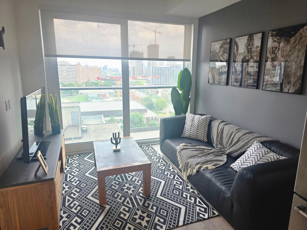 Executive Furnished 2 Bedroom in Toronto | Elm Ledbury