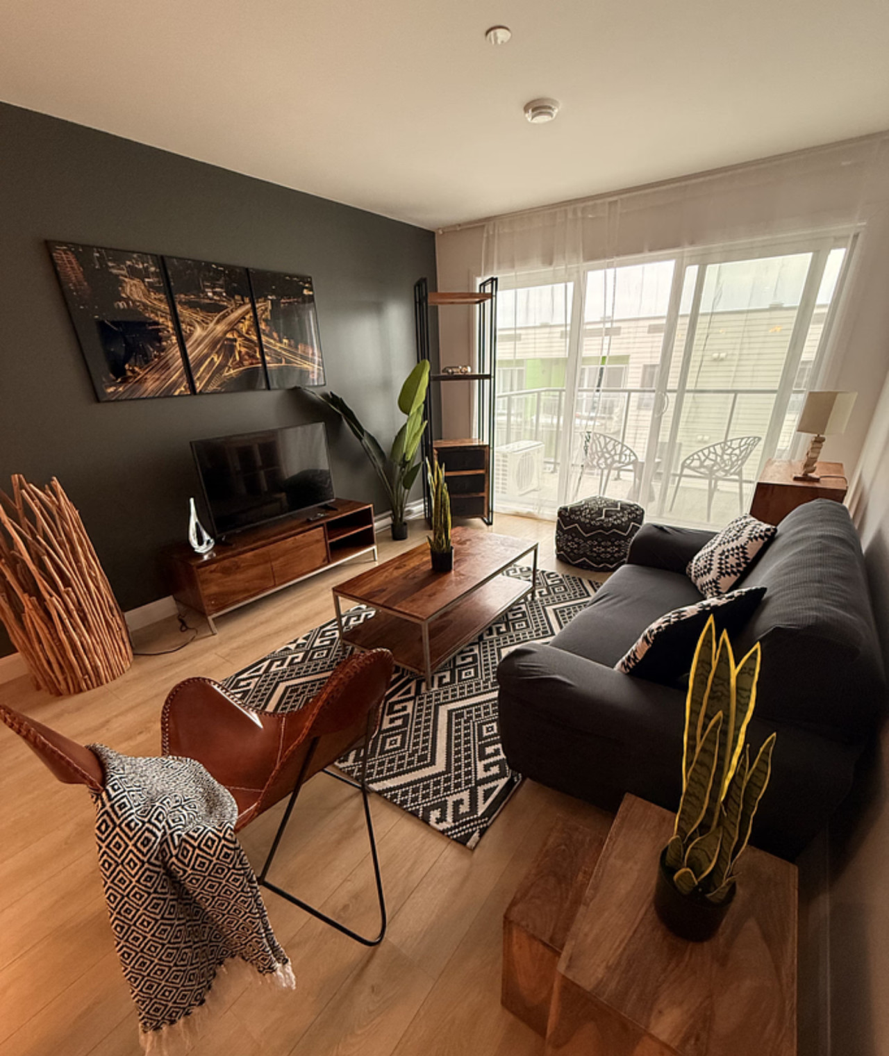 Furnished Serviced 2-Bedroom Apartment in Quebec City | Prisme Building