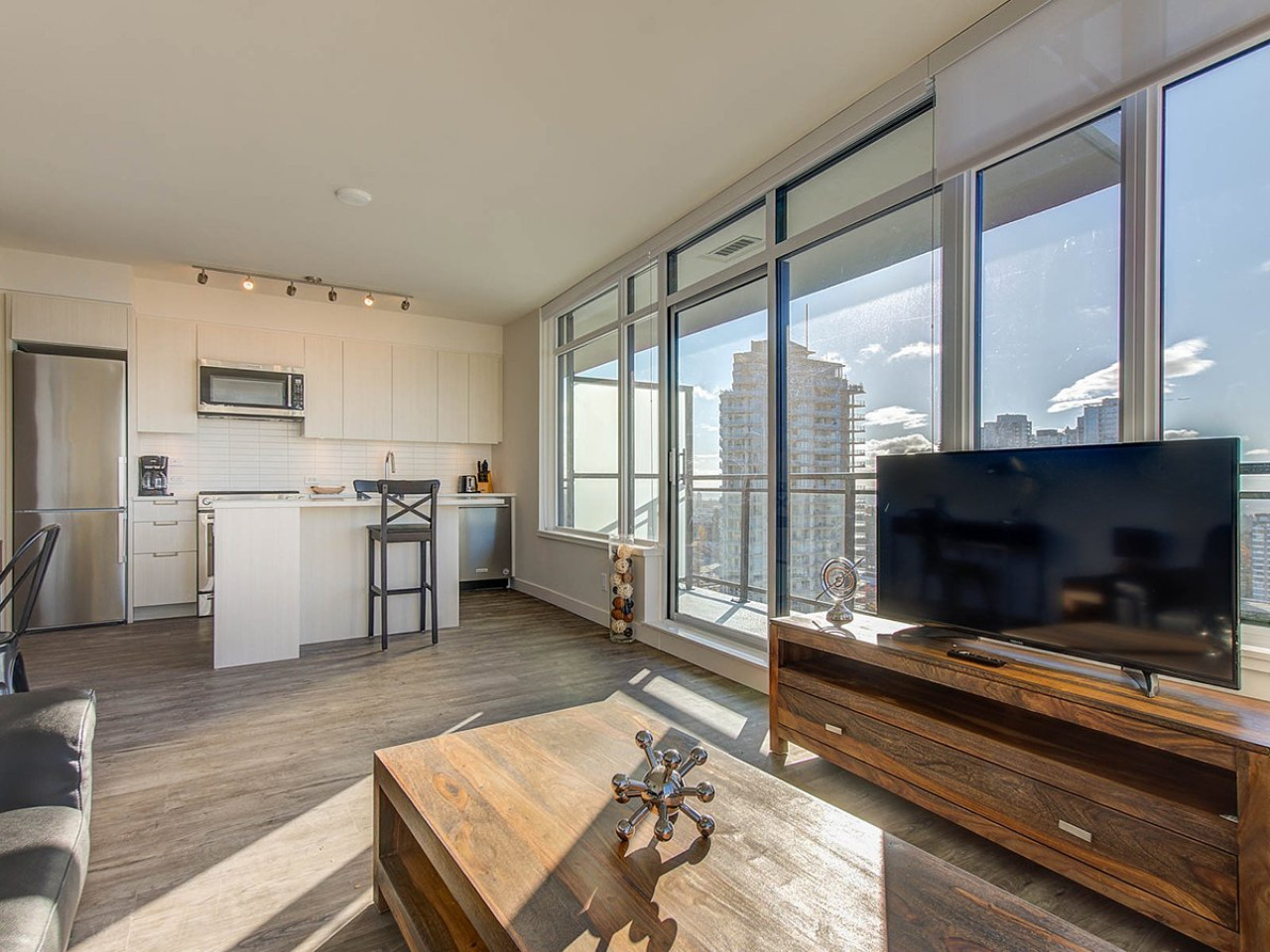 Furnished 2 Bedroom Loft in Burnaby