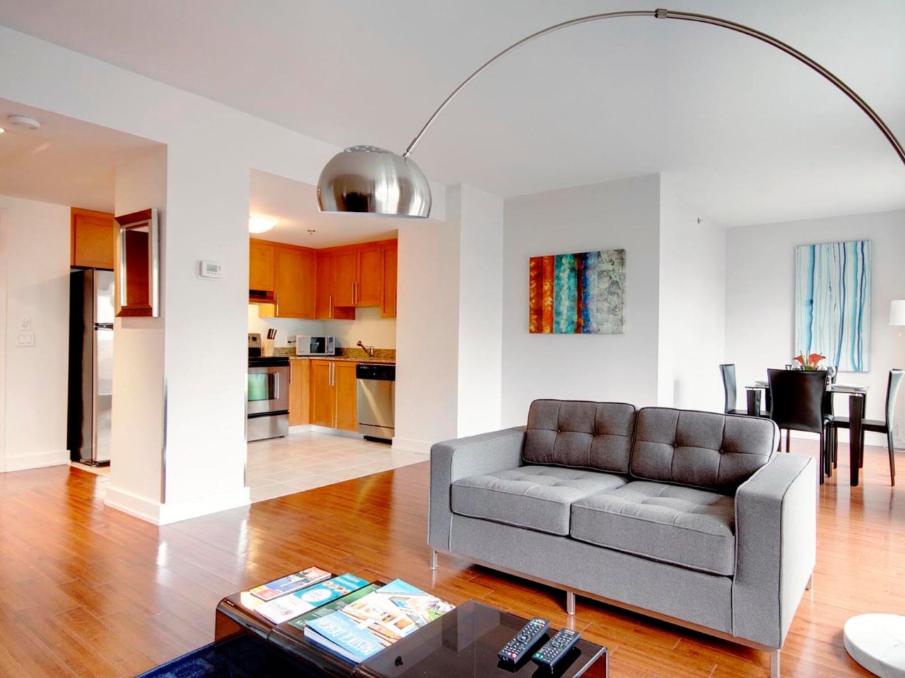 Furnished 1 Bedroom Suite in Downtown Montreal