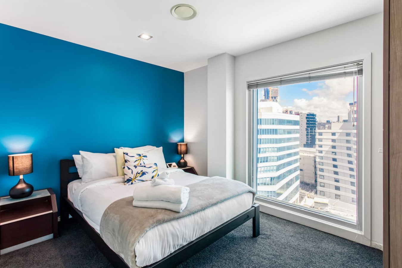 Sea View Apartment in Auckland CBD 3