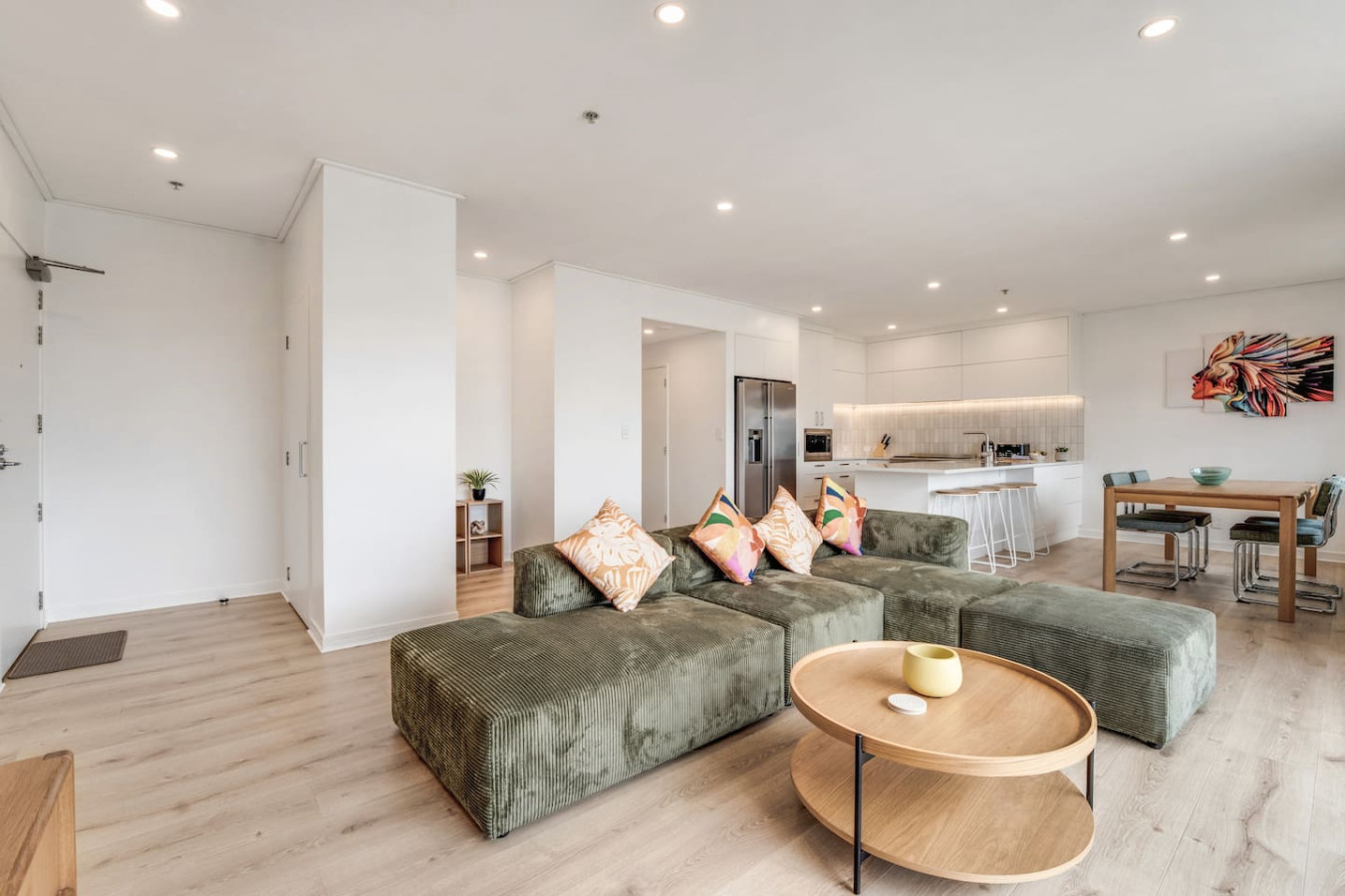 Premium Viaduct Apt by Waterfront|Pool & Parking 8