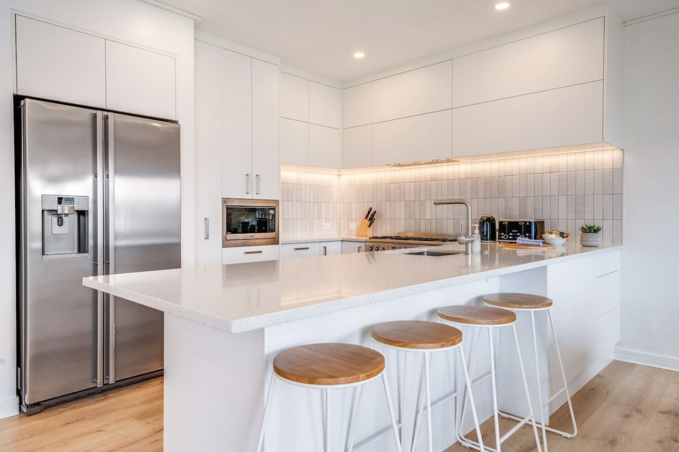 Premium Viaduct Apt by Waterfront|Pool & Parking 10