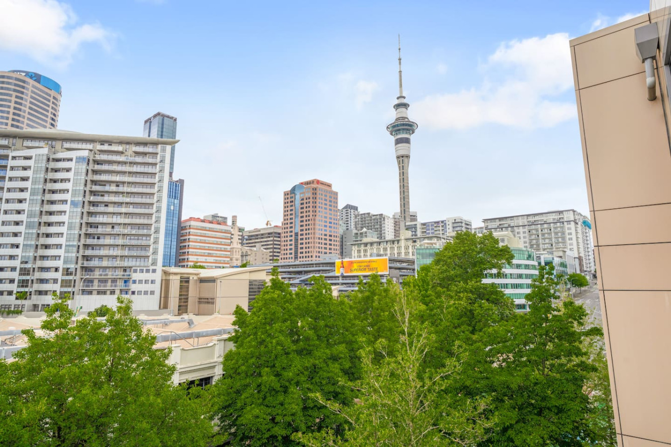 Premium Viaduct Apt by Waterfront|Pool & Parking 6