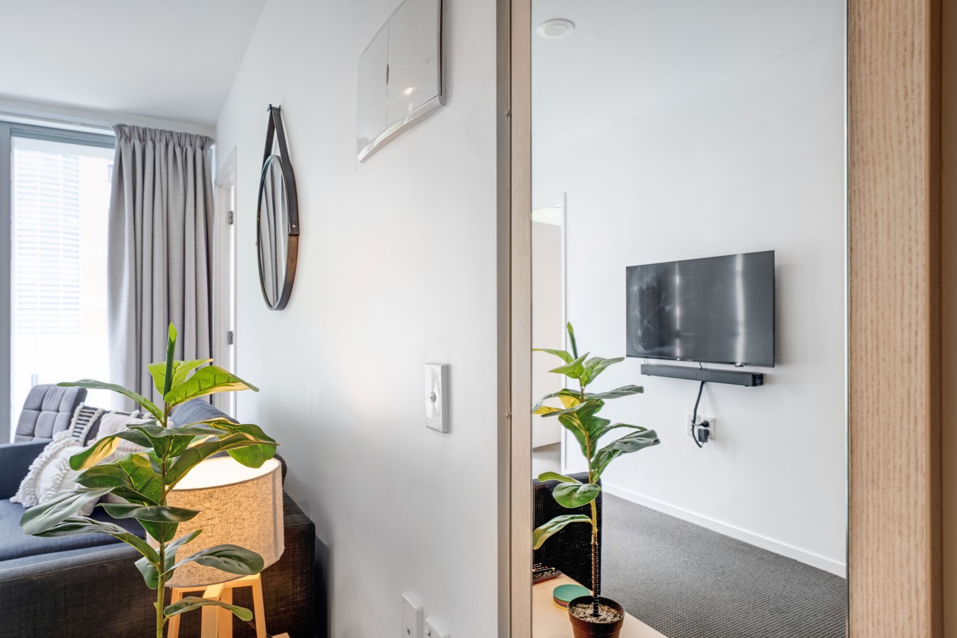 Modern Cityscape Abode with Balcony near Queen St