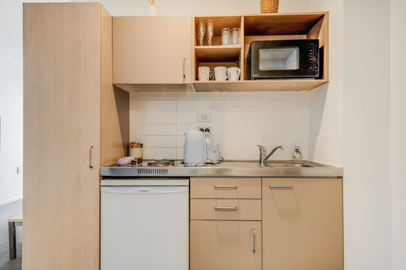 Modern Cityscape Abode with Balcony near Queen St 4