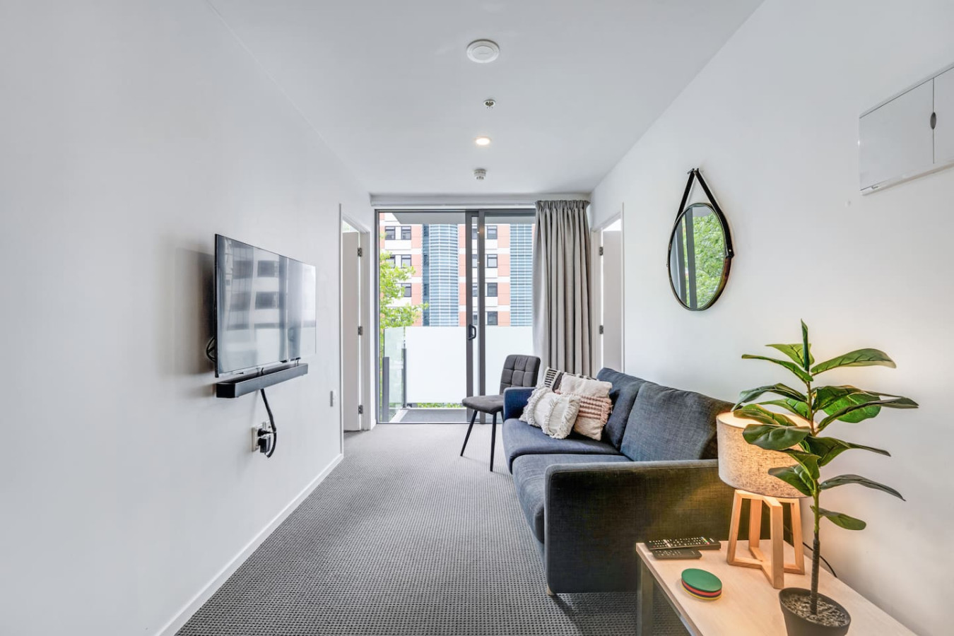 Modern Cityscape Abode with Balcony near Queen St 10