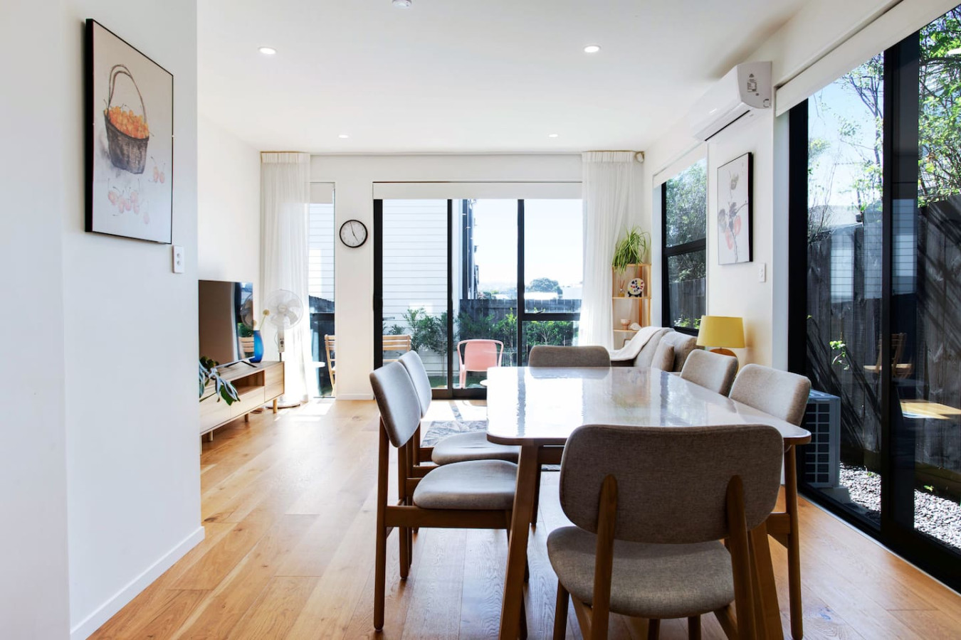 Urban Ellerslie 3BR Escape with Parking & Air-Con | Photo 3