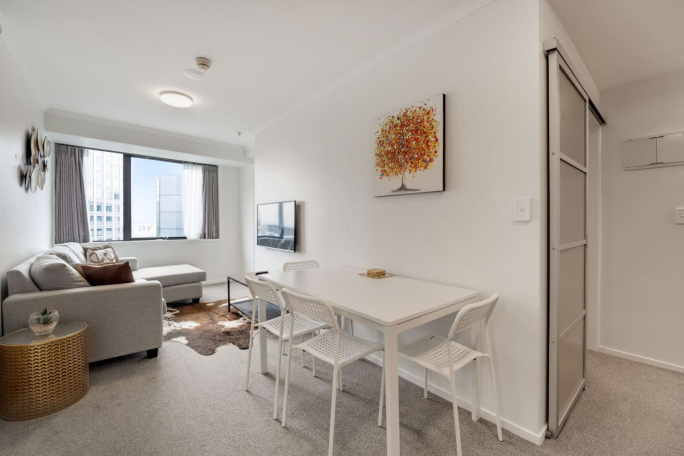 Cityscape Abode near Hospital, K'rd and Queen St | Photo 3