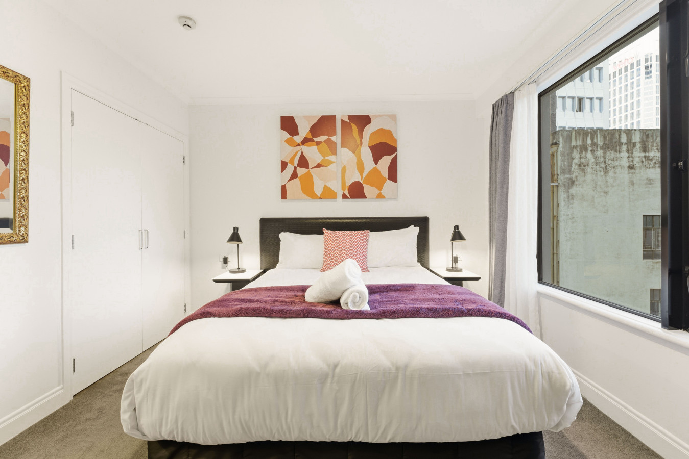 Modern Cityscape Abode with Aircon, Pool & Gym 3