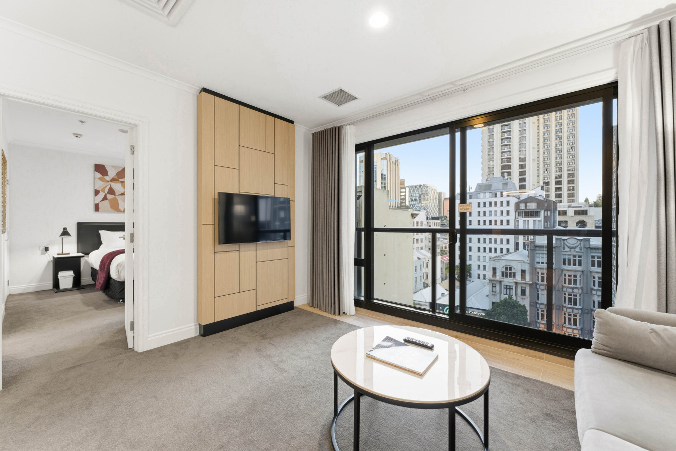 Modern Cityscape Abode with Aircon, Pool & Gym 10