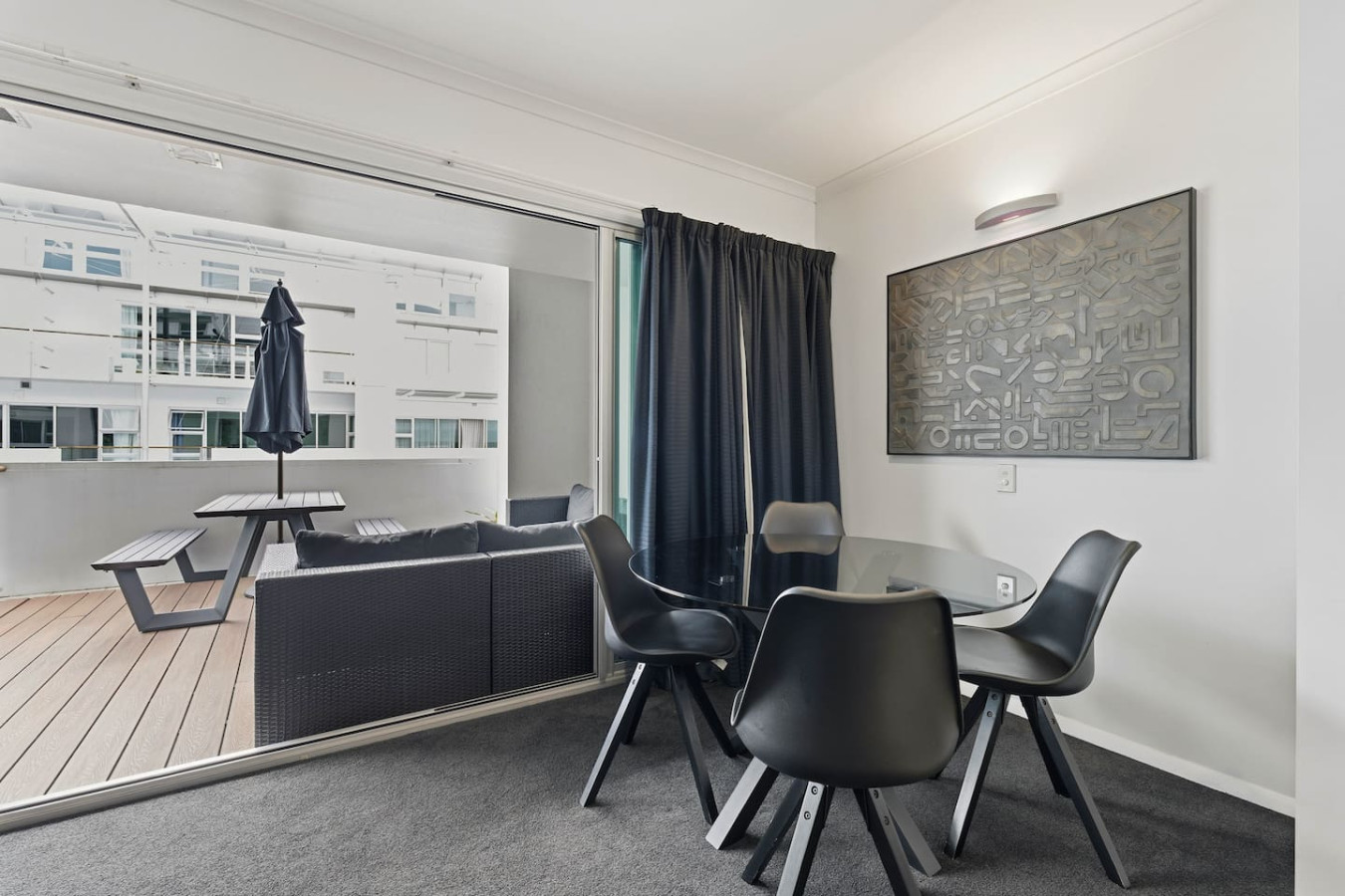 Princes Wharf Elegance with Balcony and Kitchen | Photo 3