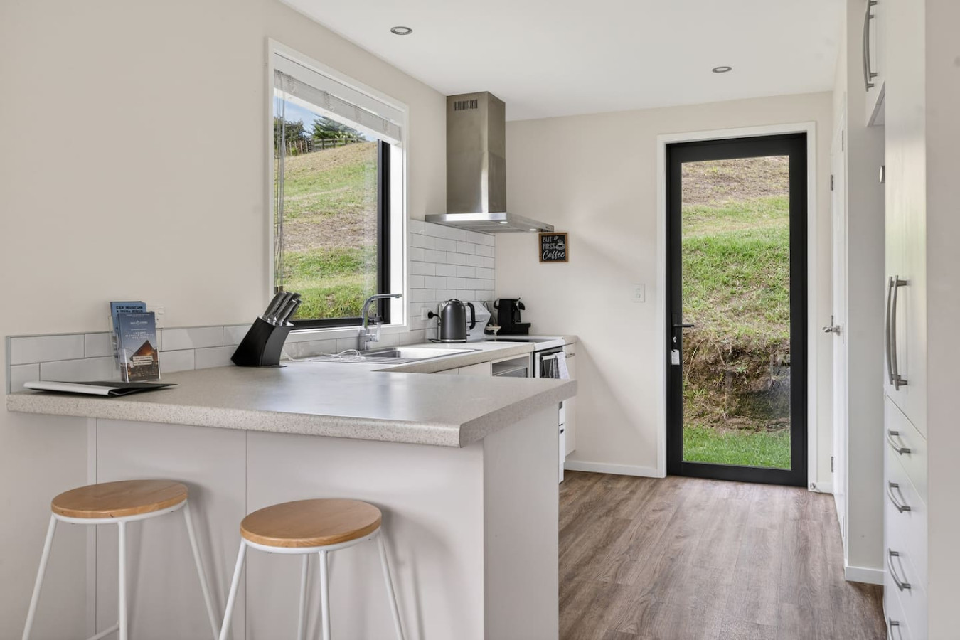 Cosy Tauranga River Cottage with Rural Outlook | Photo 3