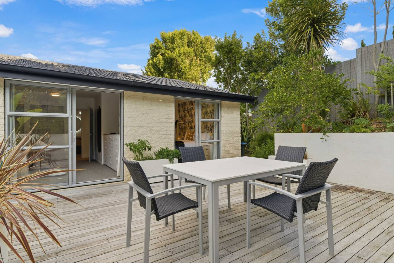 St Johns Sanctuary with Office and Outdoor Bath 5