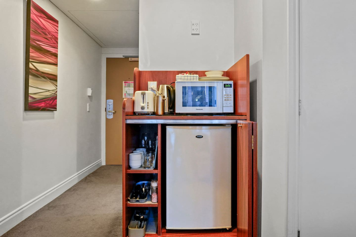 Heart of Auckland Studio Apt with Pool and Gym | Photo 3