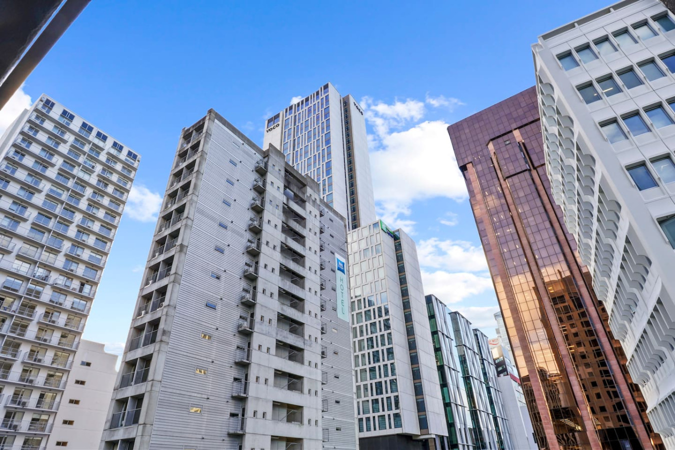 Cosy Cityview Modern Studio | Pool - Gym - Aircon | Photo 2