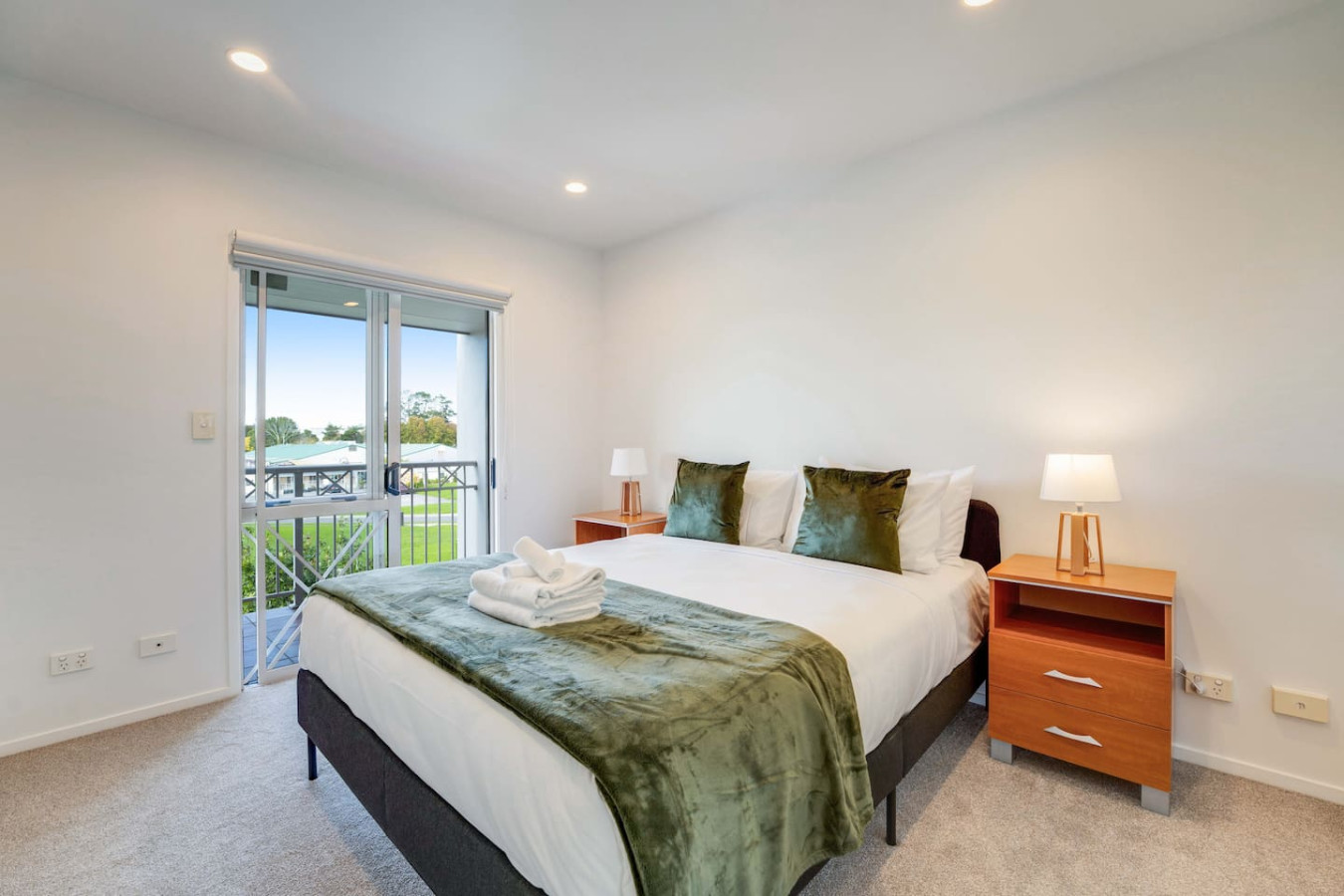 Henderson Retreat 3BR Townhouse with Parking | Photo 3