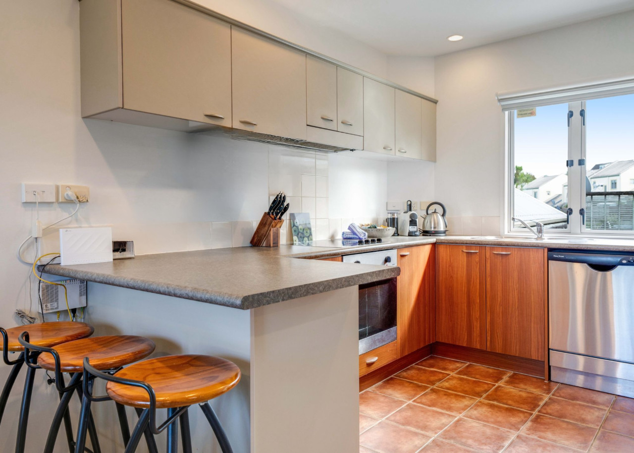 Henderson Retreat 3BR Townhouse with Parking 3