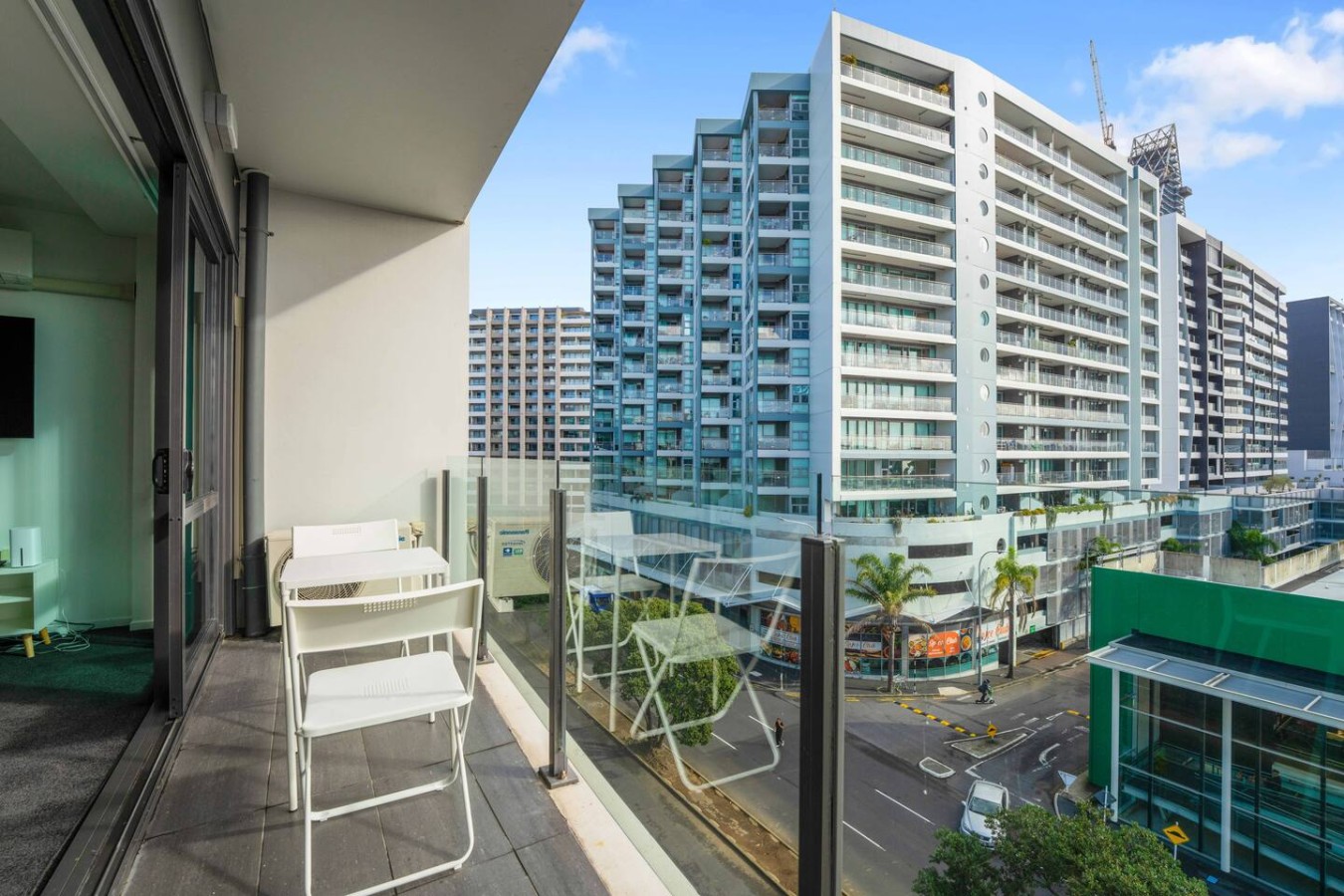 Modern Quay Park 2BR Retreat with Parking | Photo 2