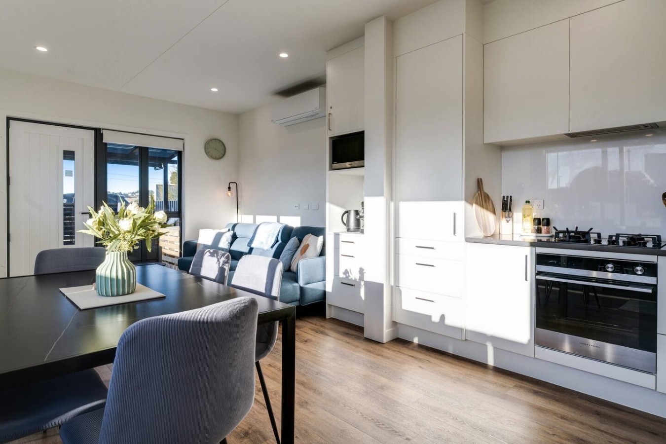 Totara Park 3BR Haven with Air-con, Deck, Parking