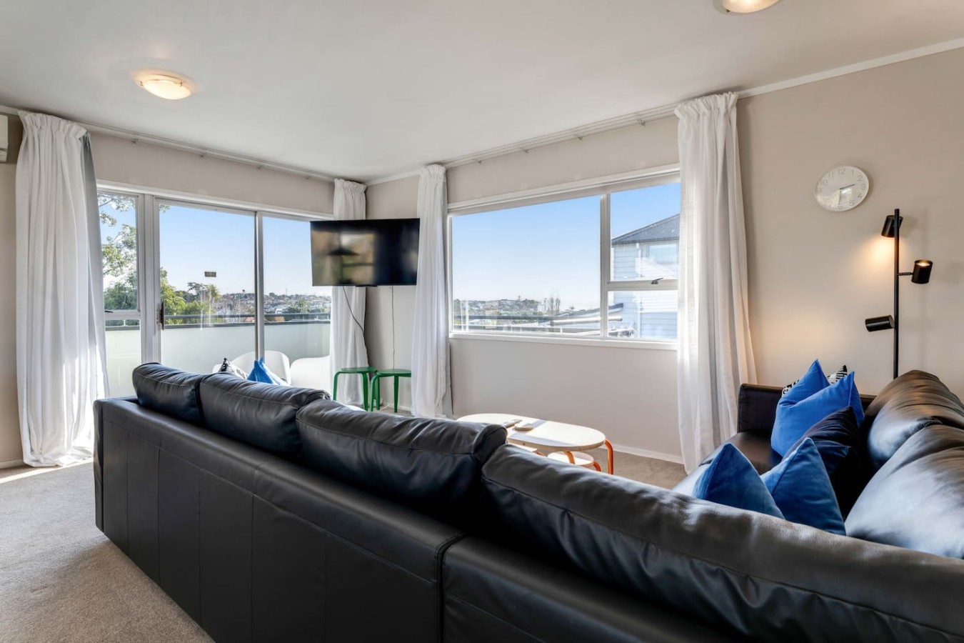 St Heliers 2BR Escape with Views & Parking | Photo 2