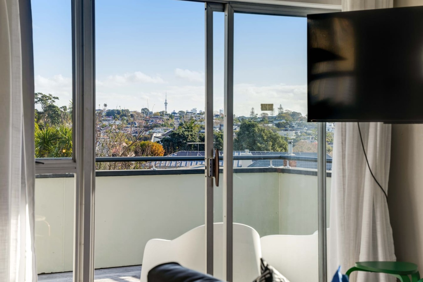 St Heliers 2BR Escape with Views & Parking | Photo 3