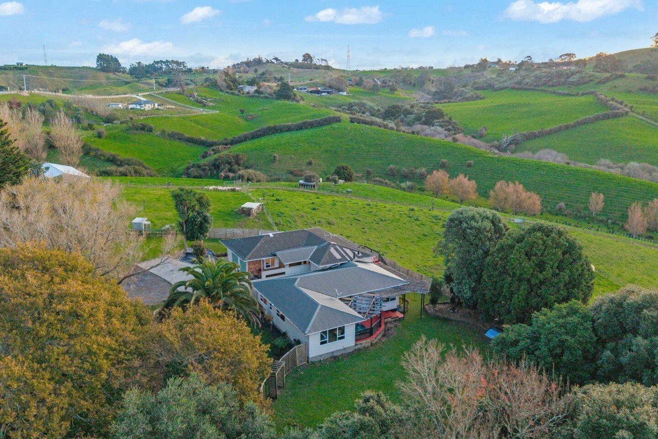 Pokeno Country Retreat | Spa, BBQ and Rural Views