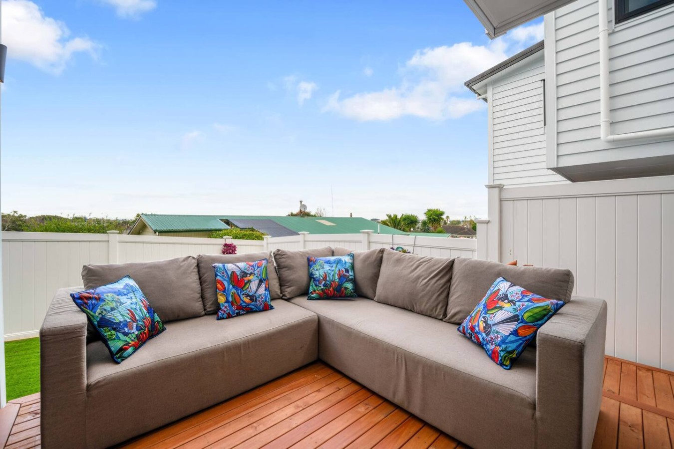 Spacious 4BR Family Haven with Air-con & Parking | Photo 3