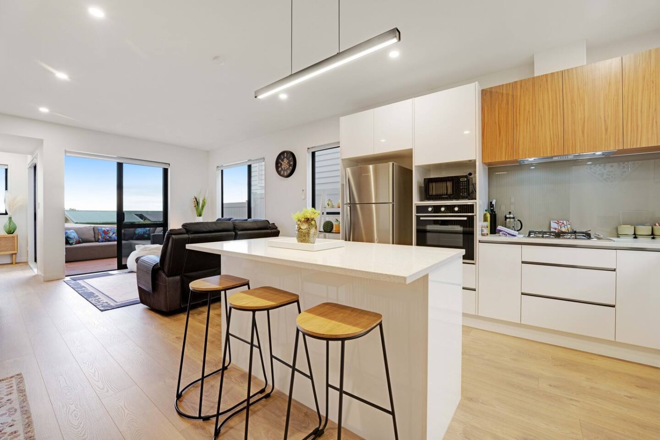 Spacious 4BR Family Haven with Air-con & Parking | Photo 2