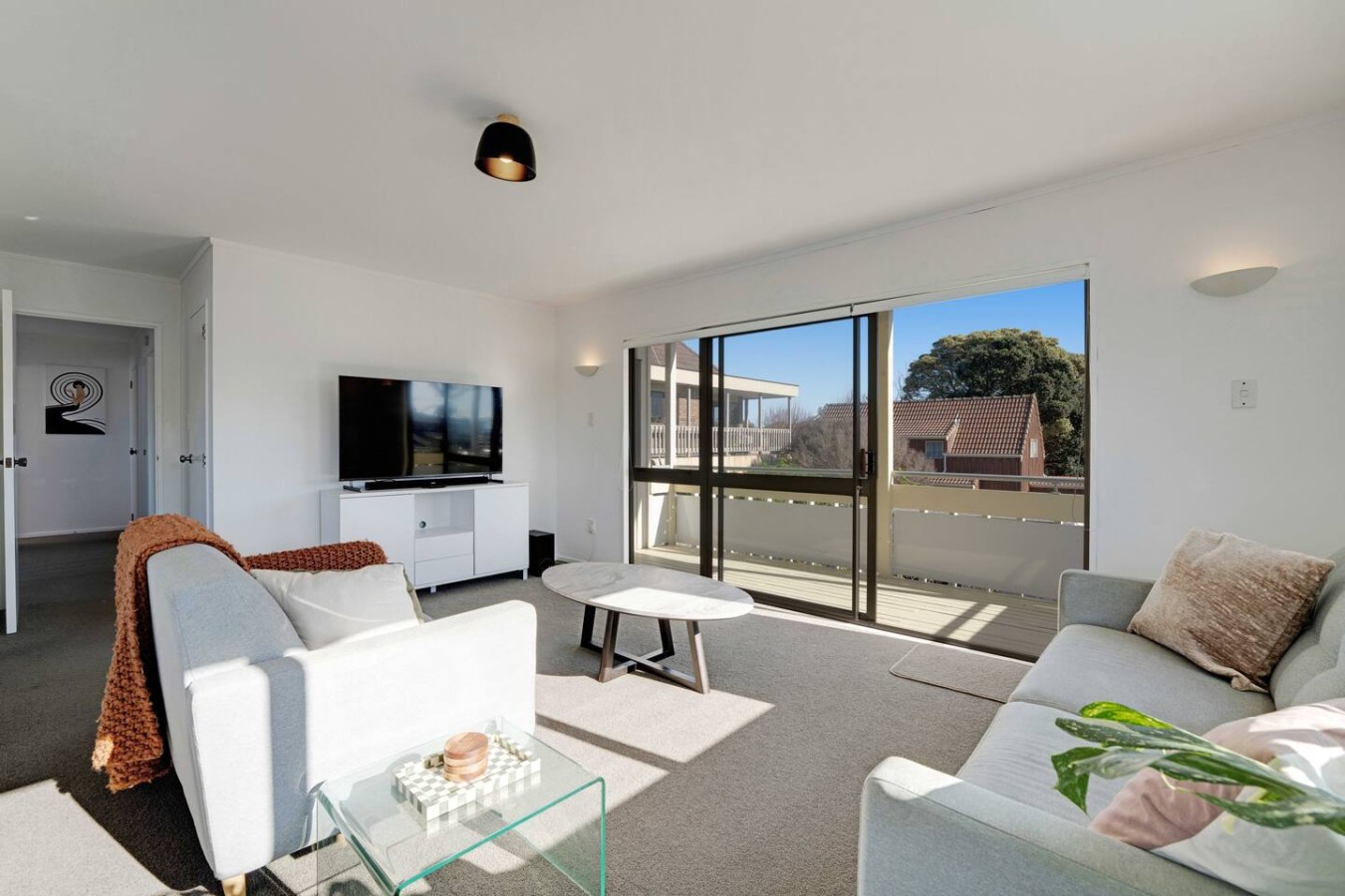 Mt Maunganui 3BR Beach Haven | Garage and Air-con