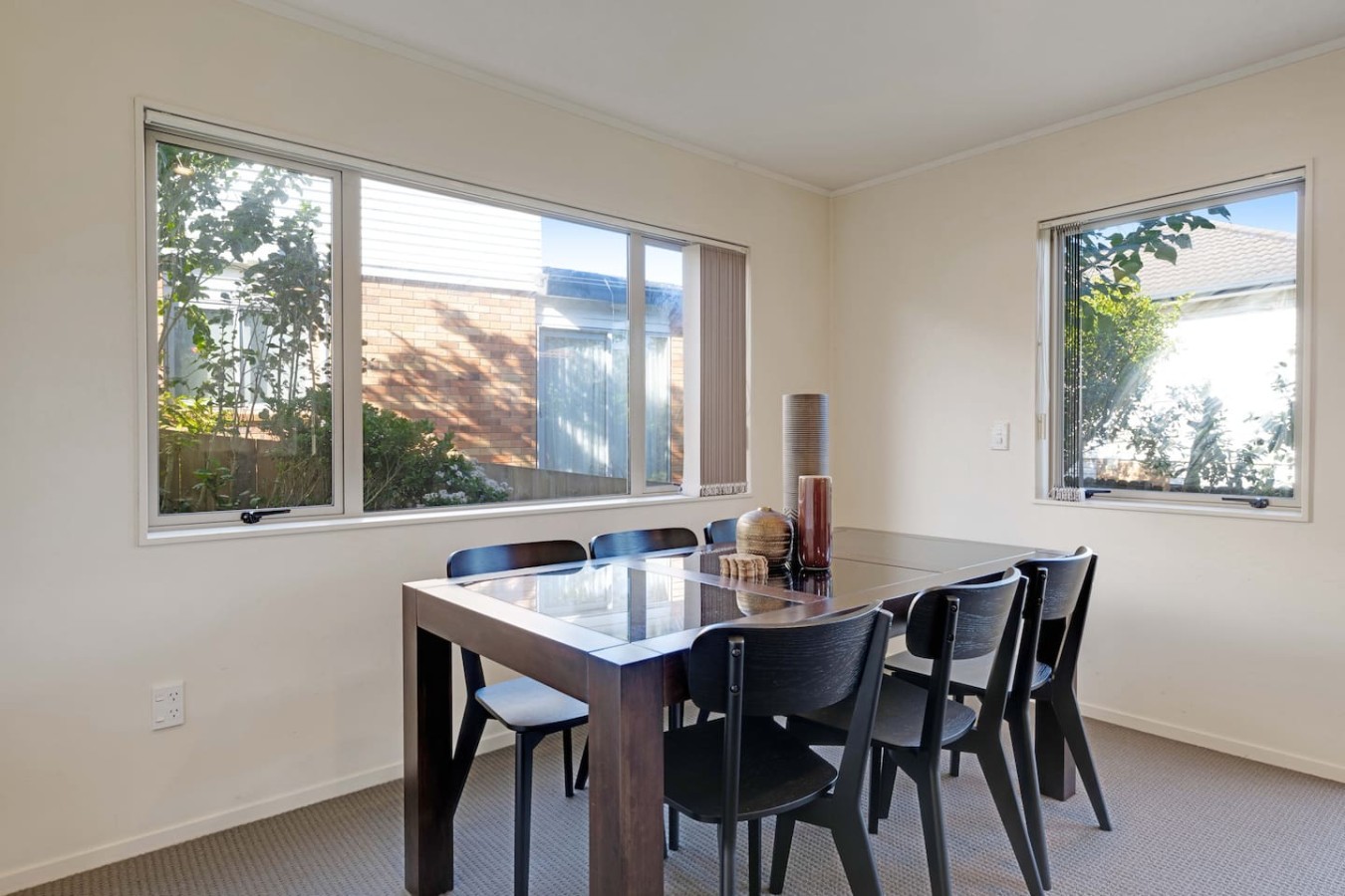 Spacious Central 4BR Home in Mt Roskill w Parking | Photo 3
